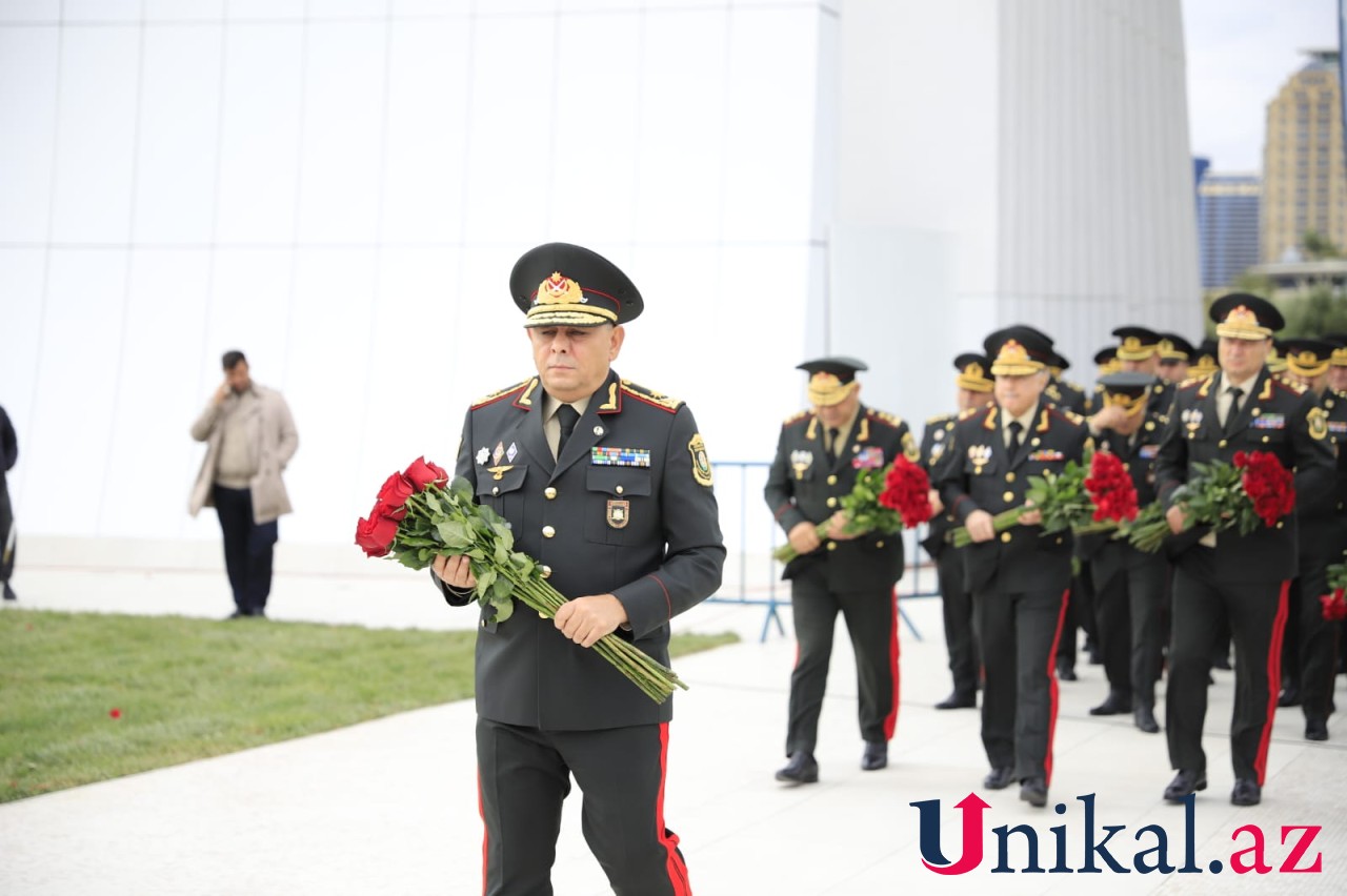 Xidmət rəisi və şəxsi heyət Zəfər parkını ziyarət edib - FOTO